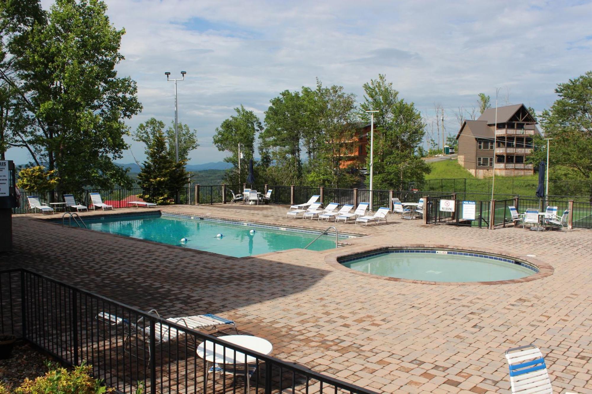 Heavenly View - Bear Themed Cabin, Hottub, Dog-Friendly, Near Gatlinburg Exterior photo