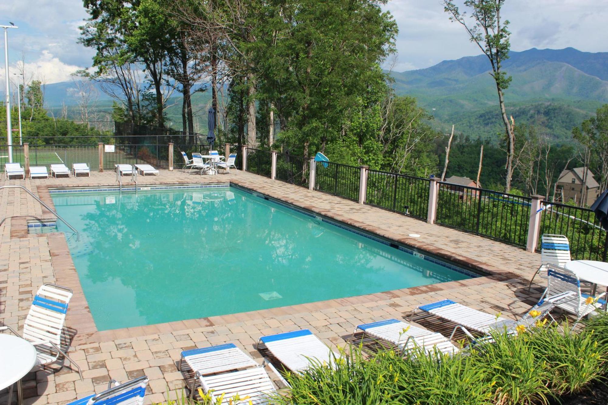 Heavenly View - Bear Themed Cabin, Hottub, Dog-Friendly, Near Gatlinburg Exterior photo