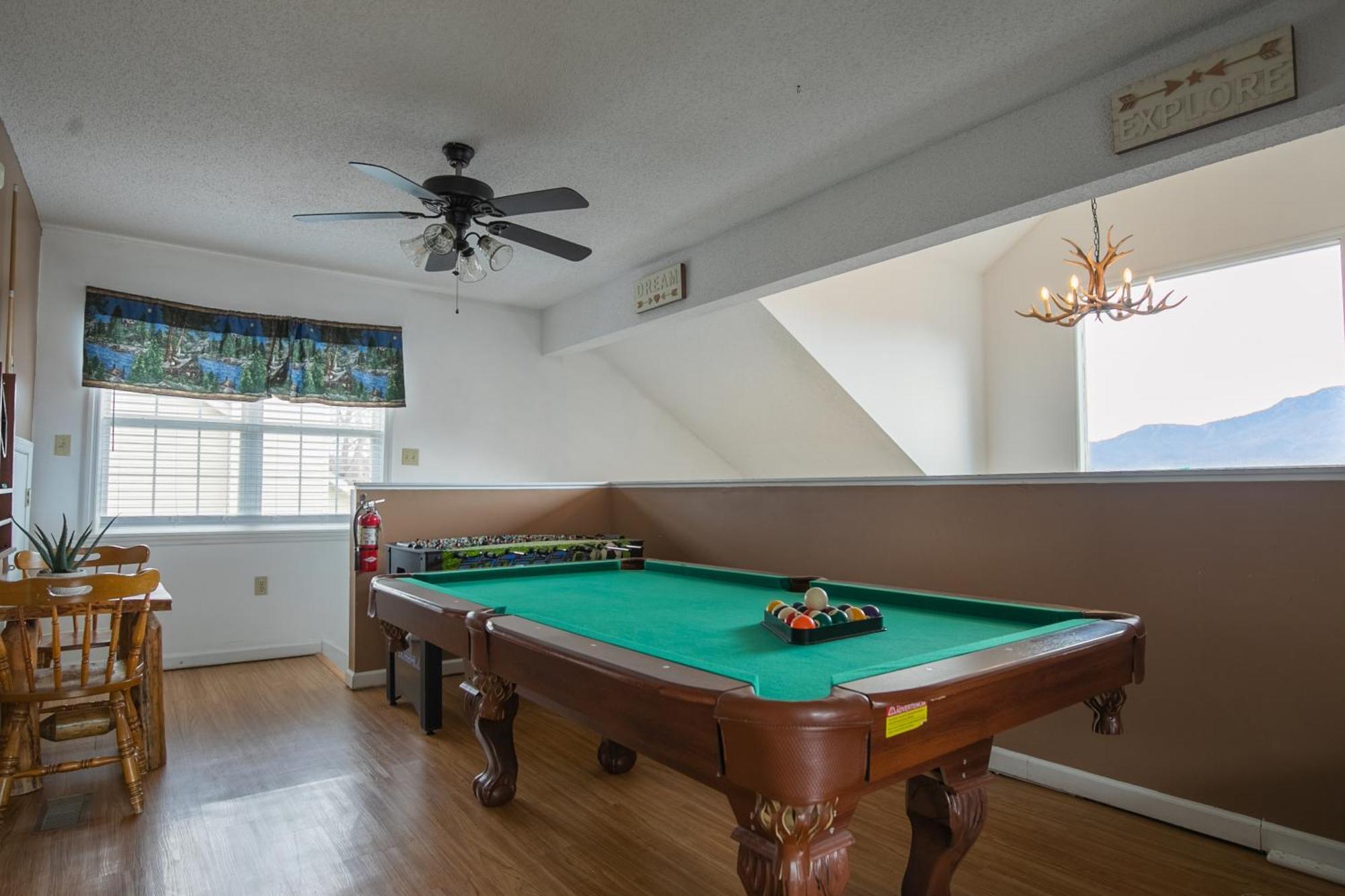 Heavenly View - Bear Themed Cabin, Hottub, Dog-Friendly, Near Gatlinburg Exterior photo